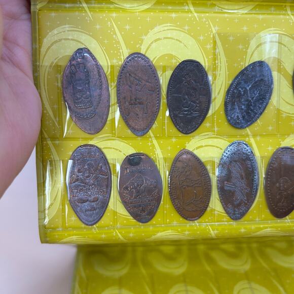 Disneyland Resort Pressed Coin Collection Book 13 Coins Disney Sea Life Park - Picture 6 of 10
